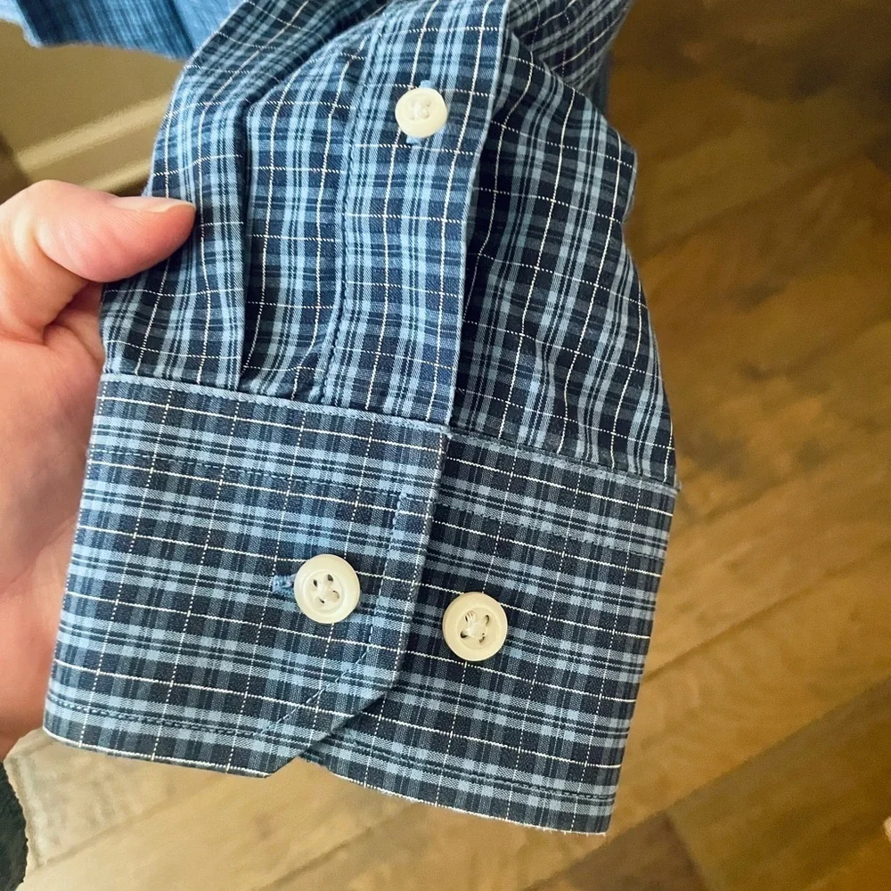 Banana Republic Non-Iron Classic Fit men’s button down cotton shirt L blue plaid